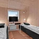 4 Bedroom Stunning In Holiday home