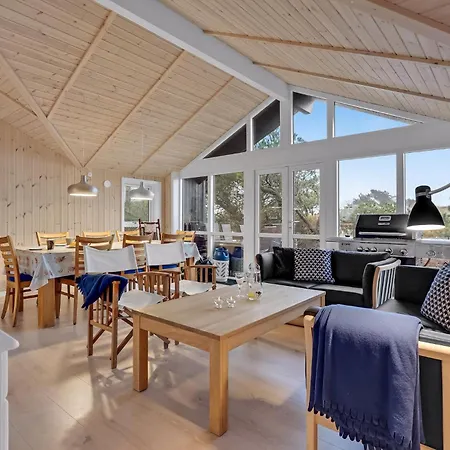 Сasa de vacaciones 4 Bedroom Stunning In Ribe